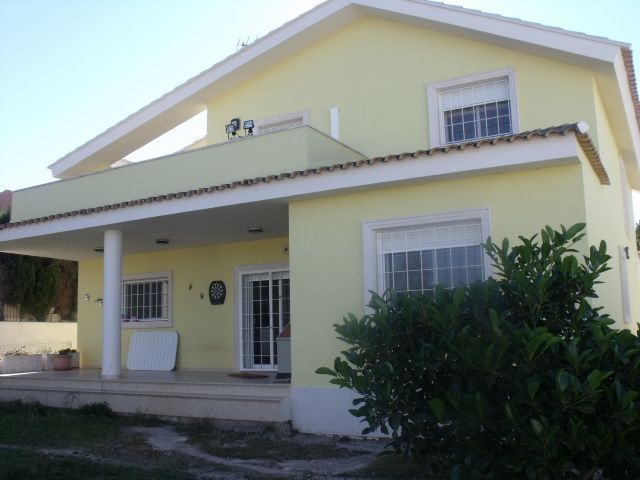 Good Looking House Outside La Pobla