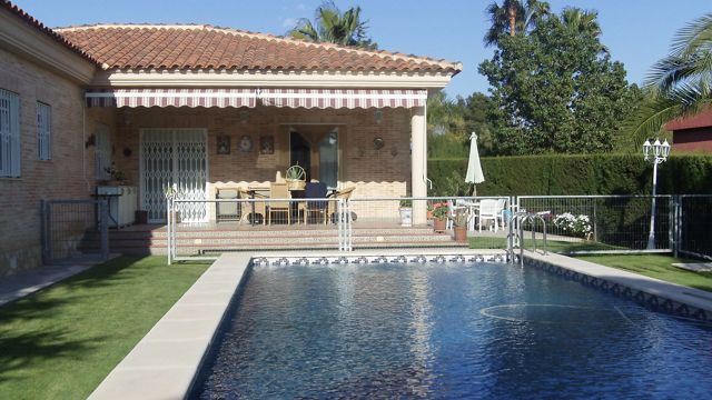 Beautiful Villa For Sale in Betera on Gated Community