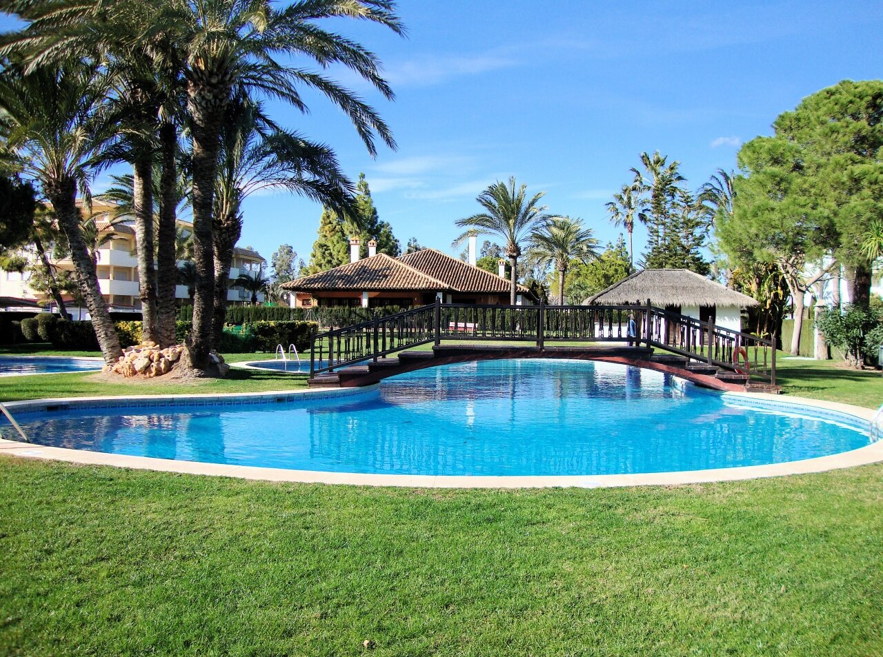 Las Mimosas piso bonito en una urbanizacion de lujo