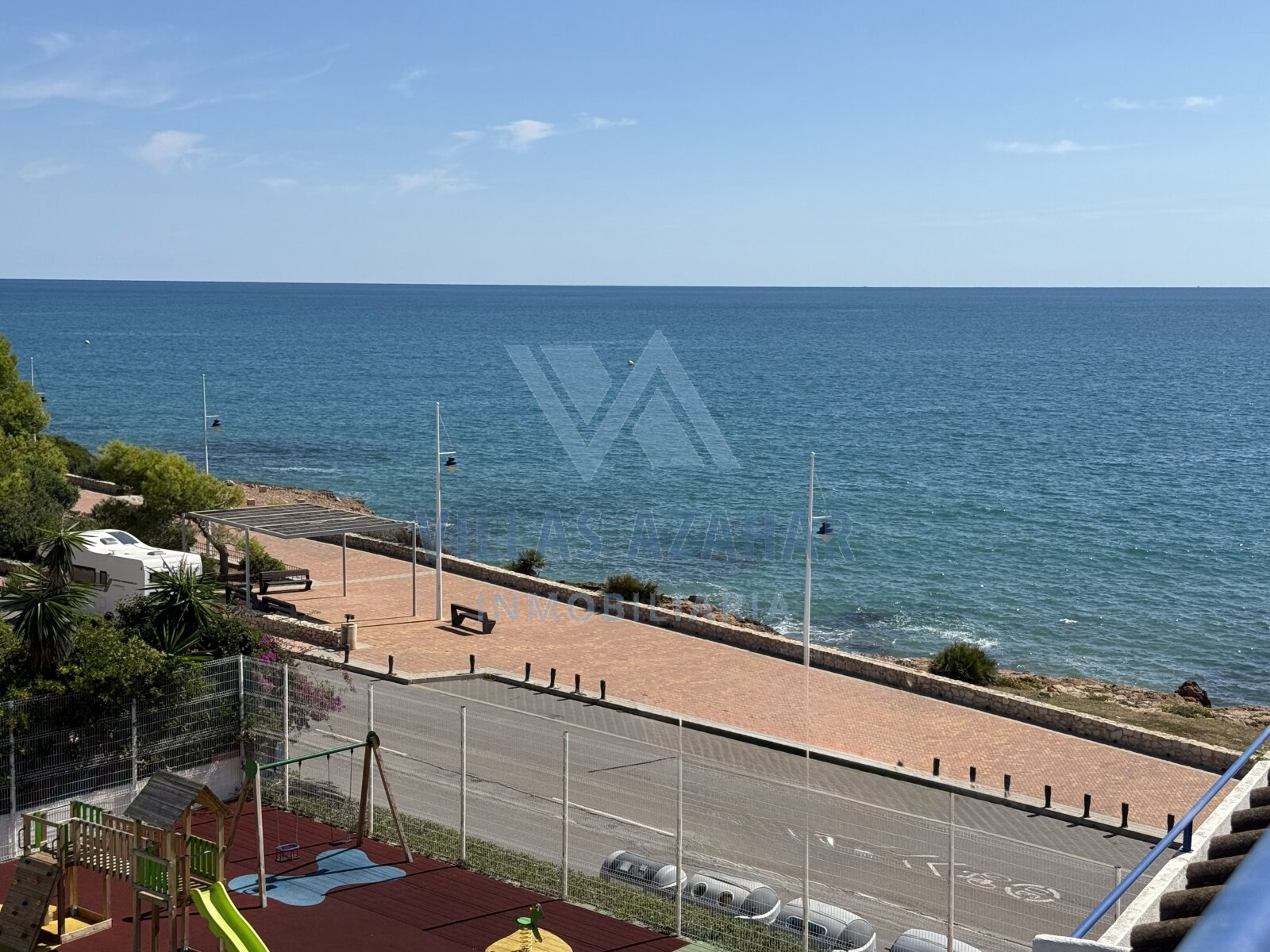 Alcossebre: Ático dúplex en primera línea de mar – Urbanización Voramar  Alcossebre: Ático dúplex en primera línea de mar – Urbanización Voramar