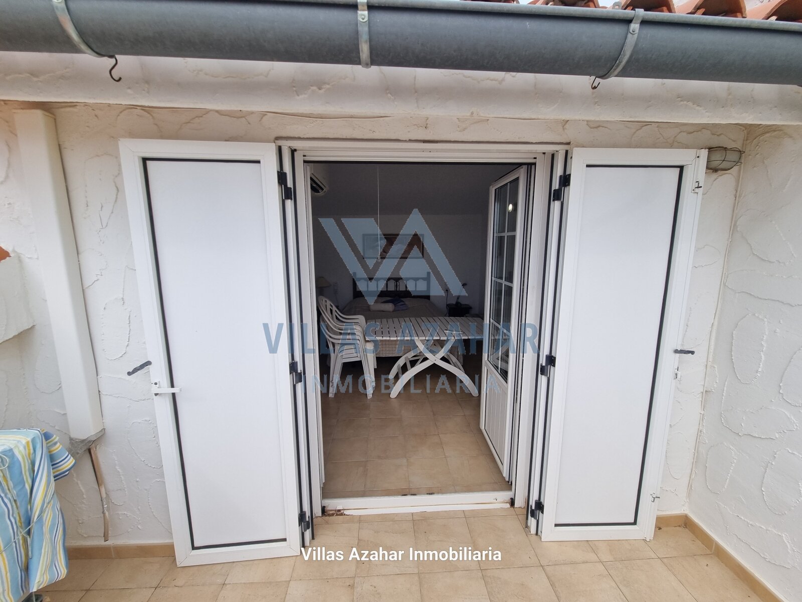 Segunda terraza lleno de luz con puertas francesas - ¡Tu nuevo ambiente acogedor! Segunda terraza lleno de luz con puertas francesas - ¡Tu nuevo ambiente acogedor!