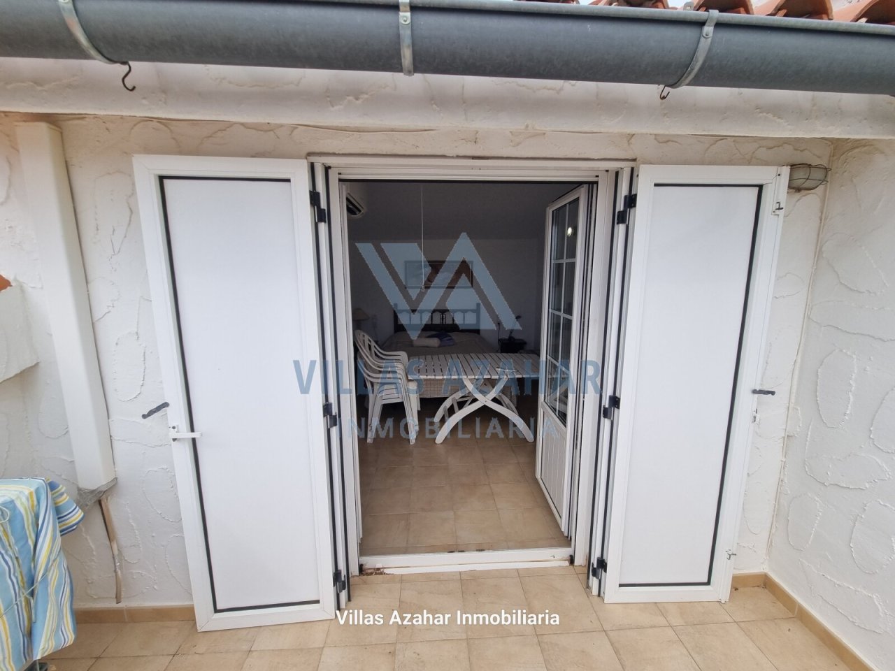 Segunda terraza lleno de luz con puertas francesas - ¡Tu nuevo ambiente acogedor!