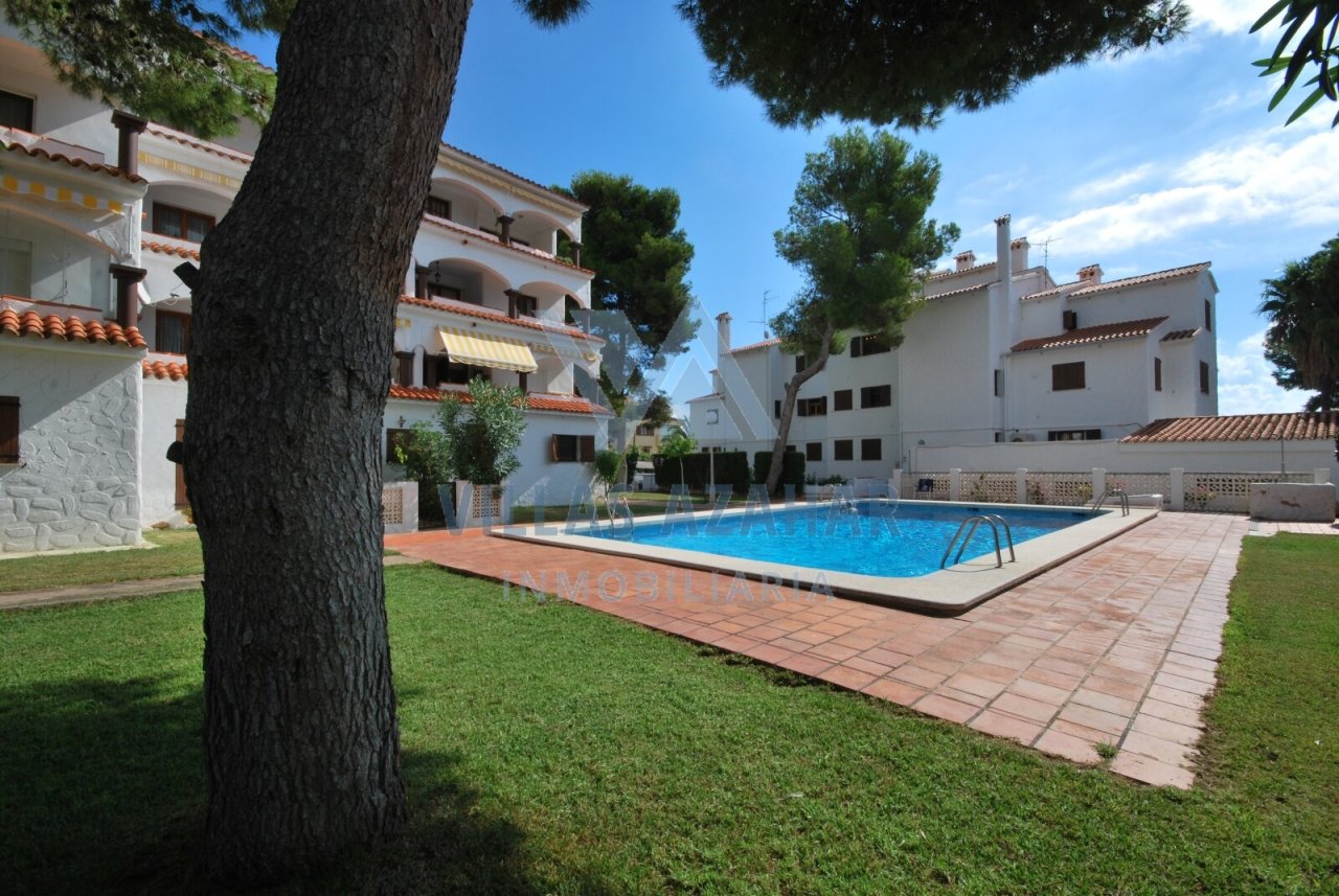Oasis mediterránea para vivir con piscina: ¡tu sueño de vacaciones hecho realidad!