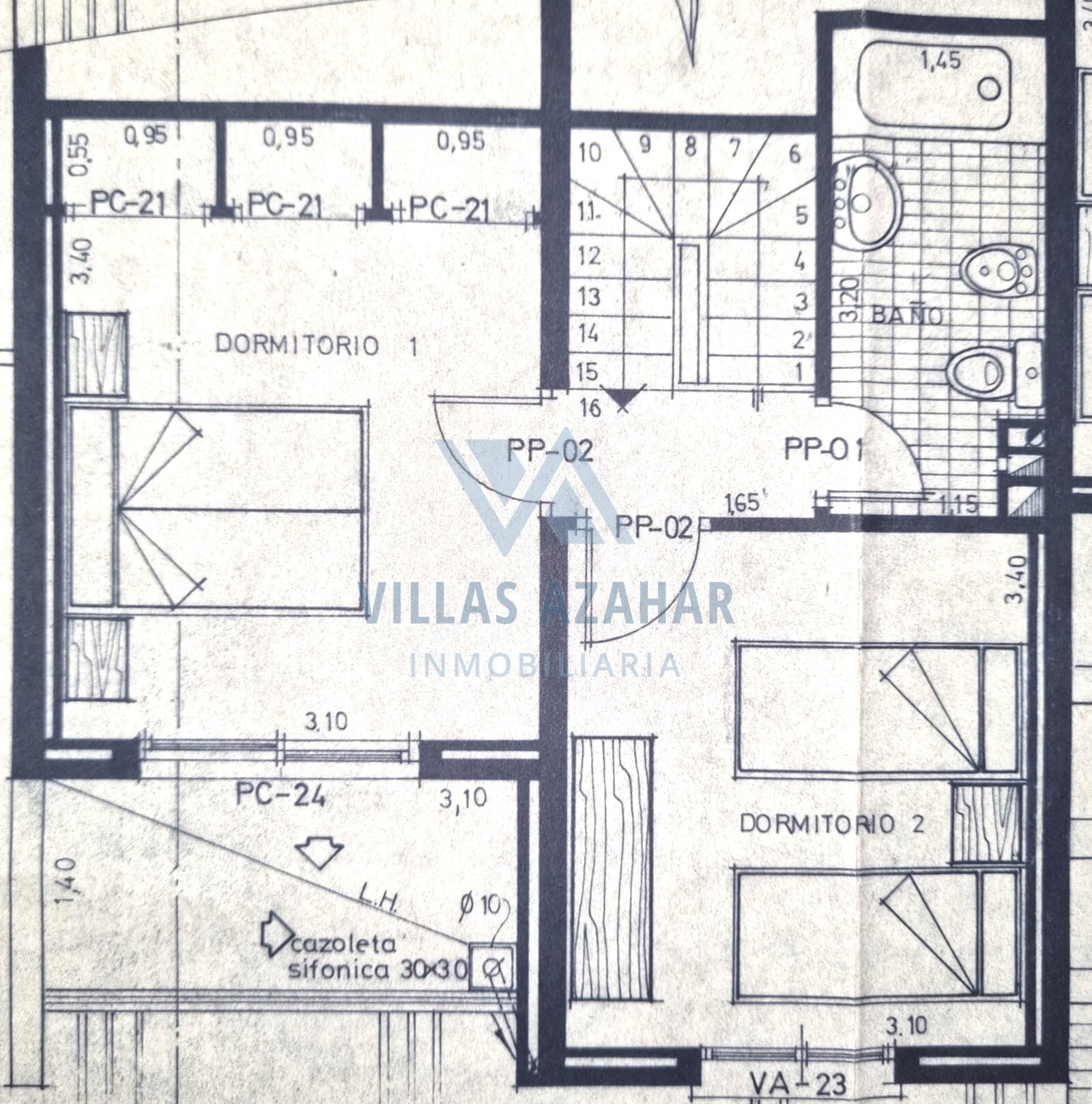 Plano bien pensado: apartamento cómodo de 3 habitaciones con distribución inteligente y escalera práctica Plano bien pensado: apartamento cómodo de 3 habitaciones con distribución inteligente y escalera práctica